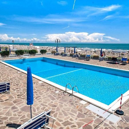 Sea View Apartment With Swimming Pool Jesolo Extérieur photo