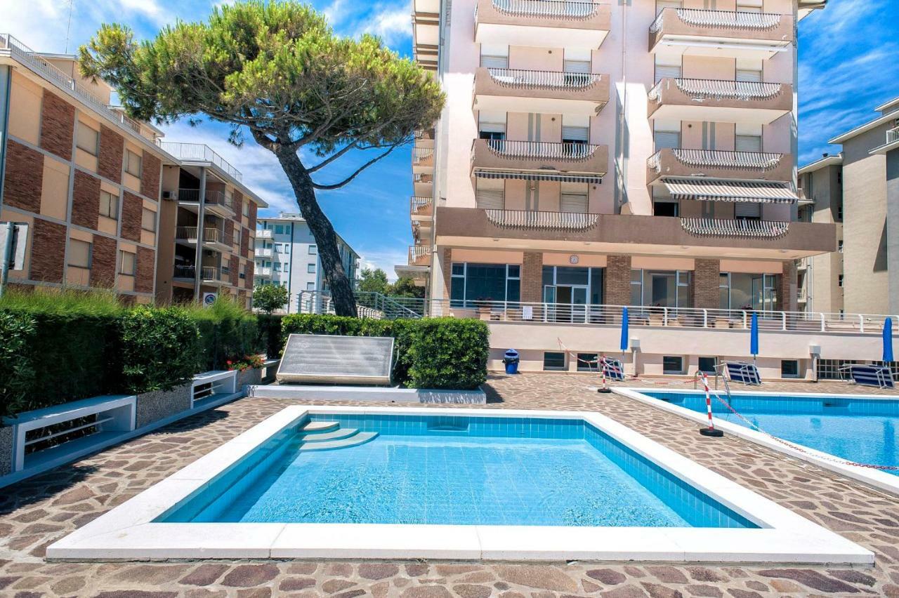 Sea View Apartment With Swimming Pool Jesolo Extérieur photo
