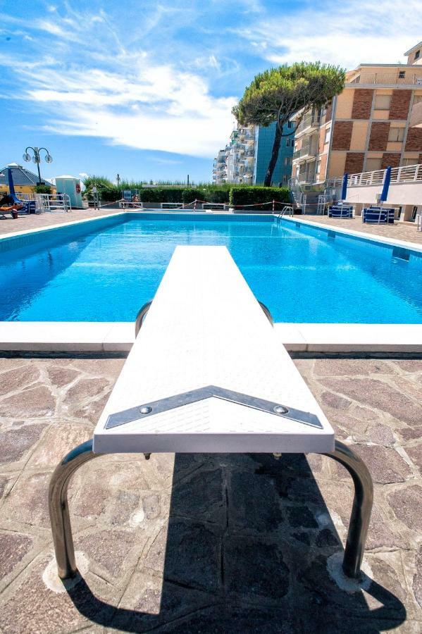 Sea View Apartment With Swimming Pool Jesolo Extérieur photo