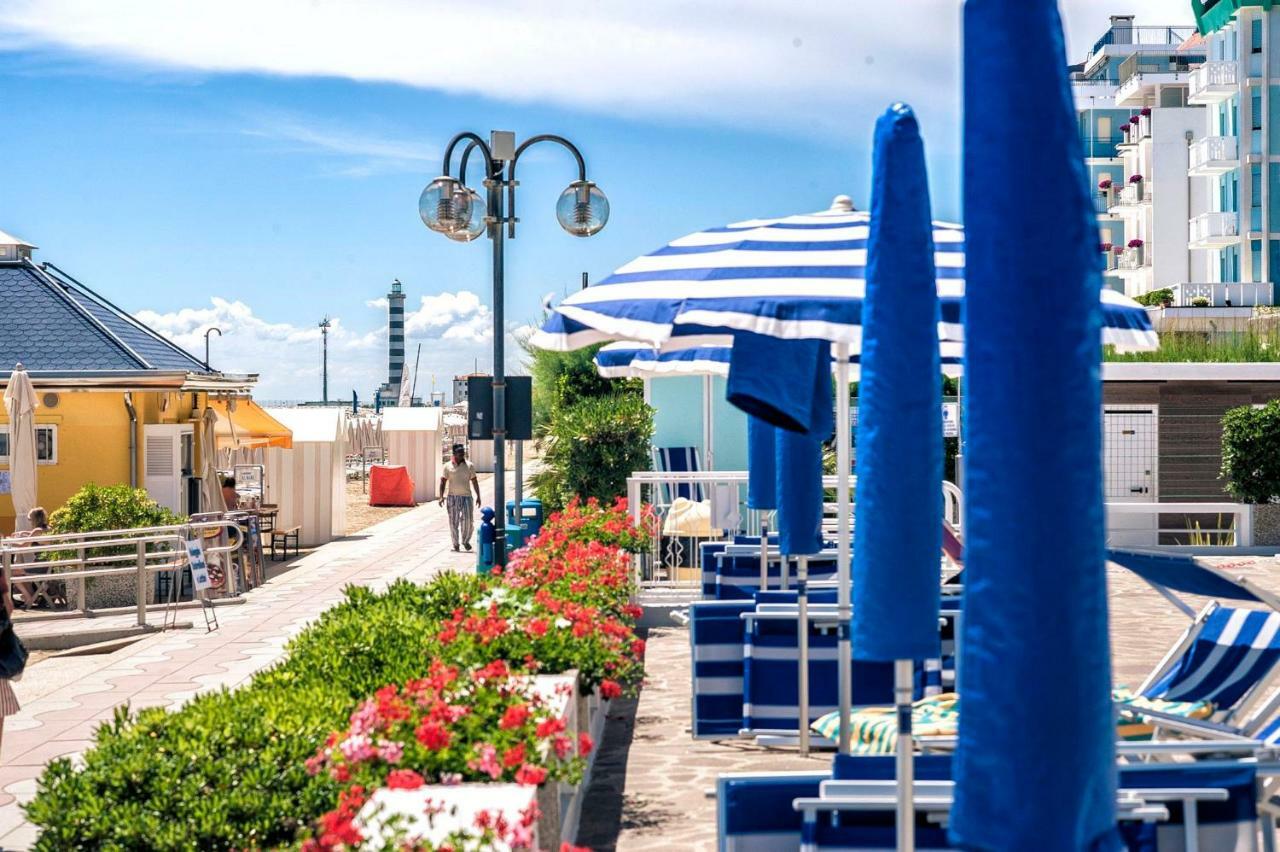 Sea View Apartment With Swimming Pool Jesolo Extérieur photo