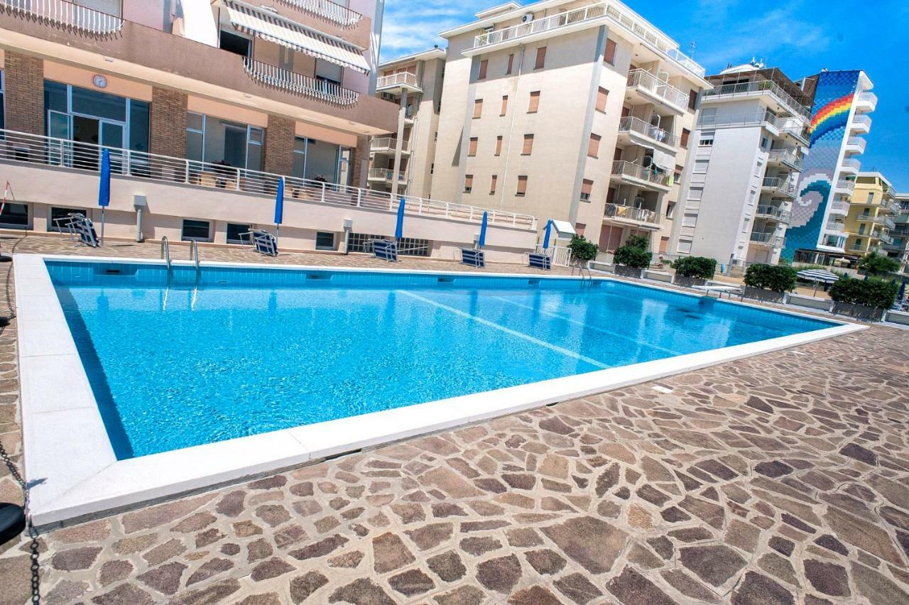 Sea View Apartment With Swimming Pool Jesolo Extérieur photo