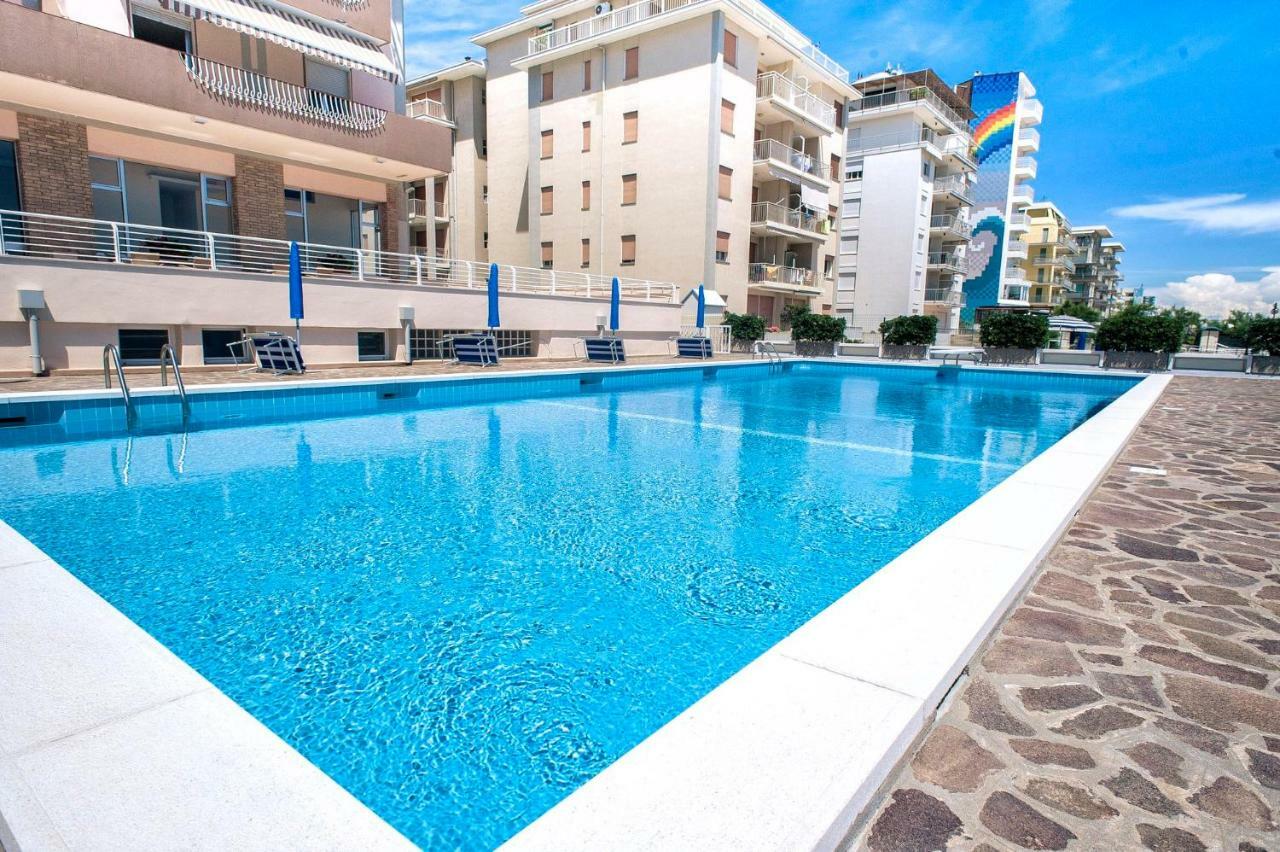 Sea View Apartment With Swimming Pool Jesolo Extérieur photo