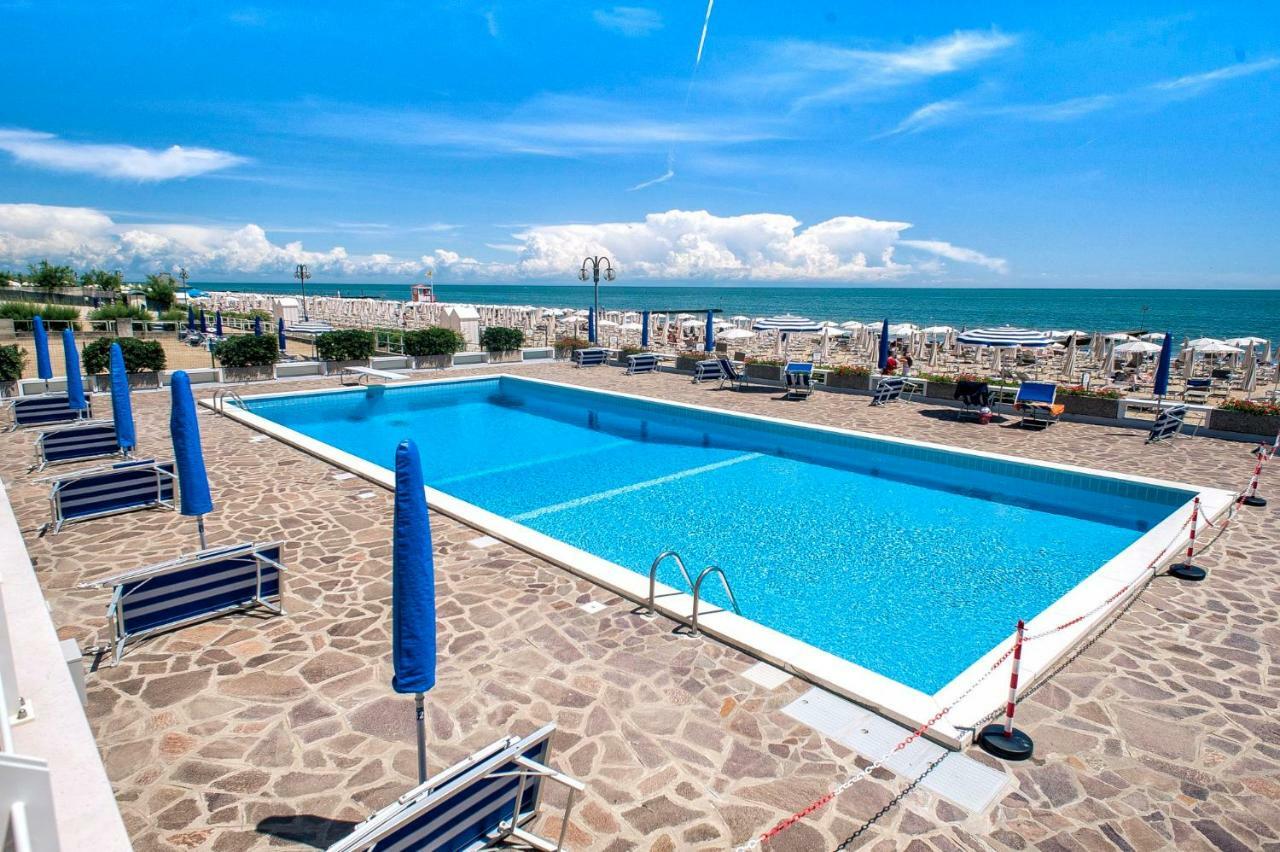 Sea View Apartment With Swimming Pool Jesolo Extérieur photo
