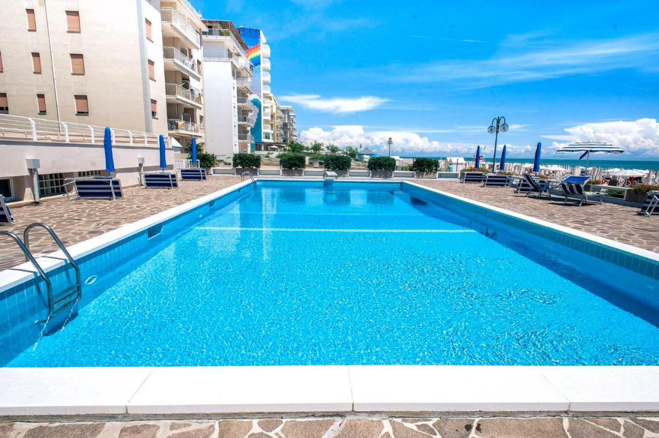 Sea View Apartment With Swimming Pool Jesolo Extérieur photo